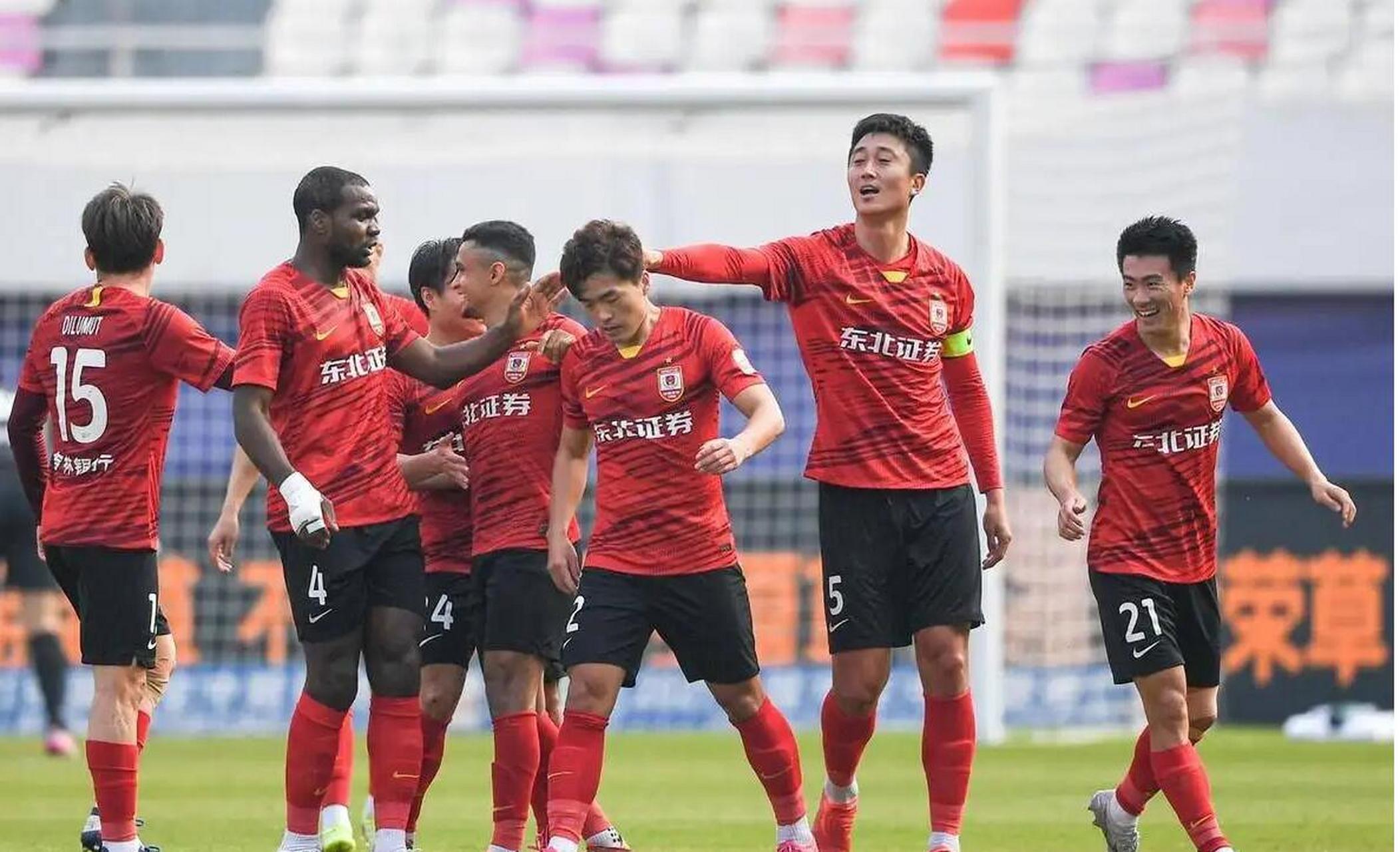 关于亚泰主场战平恒大，取得艰难一分保级望的信息